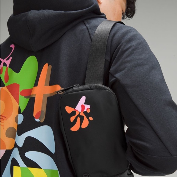 Lululemon PRIDE 1L belt bag - Picture 5 of 9